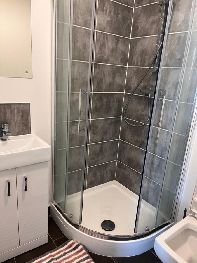 The Serviced Accommodations Harlow Extérieur photo
