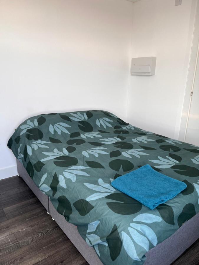 The Serviced Accommodations Harlow Extérieur photo