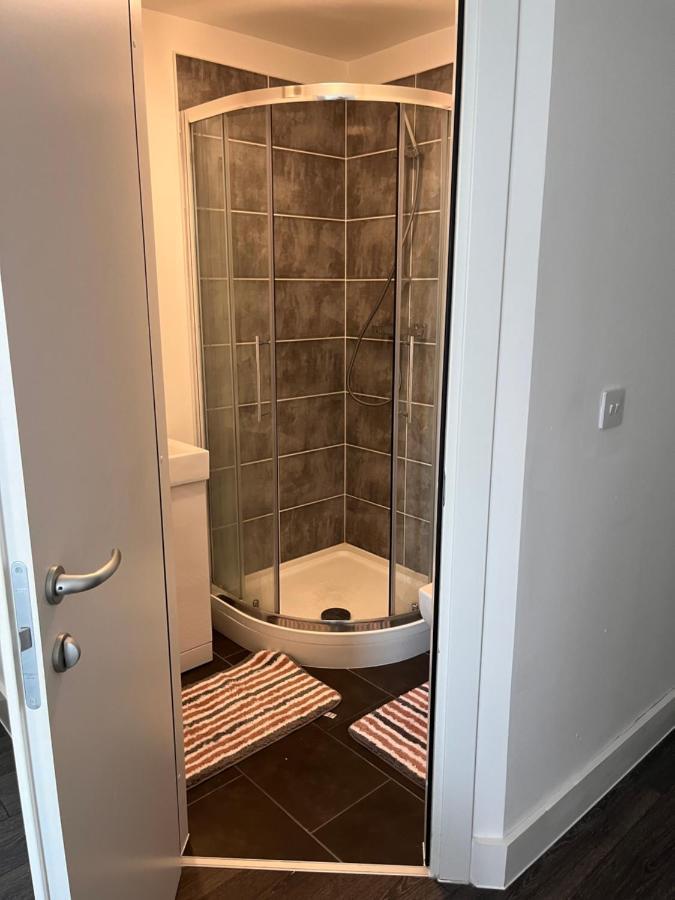 The Serviced Accommodations Harlow Extérieur photo